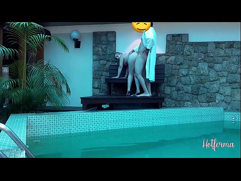 ❤️ Boss invita a cameriera à a piscina, ma ùn pudia resiste à un caldu ❤ Video sessu à porn co.xsexshop.ru ❤