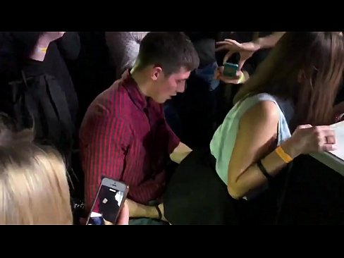 ❤️ Sessu reale in una discoteca russa. Una ragazza russa di 18 anni in l'anu è a vagina scopata in una discoteca ❤ Video sessu à porn co.xsexshop.ru ❤